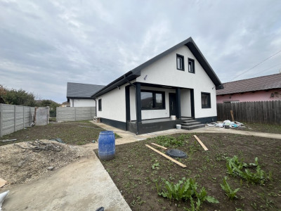 Exclusivitate! Casa moderna la sol, 3 camere, Valu lui Traian, zona linistita!