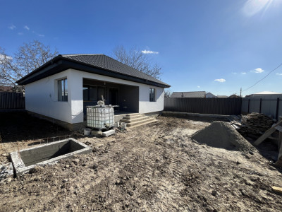 Oportunitate! Casa la sol 3 camere, la cheie, Valu lui Traian!