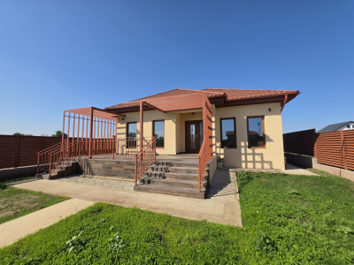 Exclusivitate! Casa cocheta la sol, 3 camere, finisaje premium, partea dreapta!